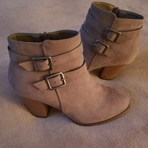 JustFab Shoes - Barely Worn Justfab Ankle Booties JustFab Shoes - Barely Worn Justfab Ankle Booties